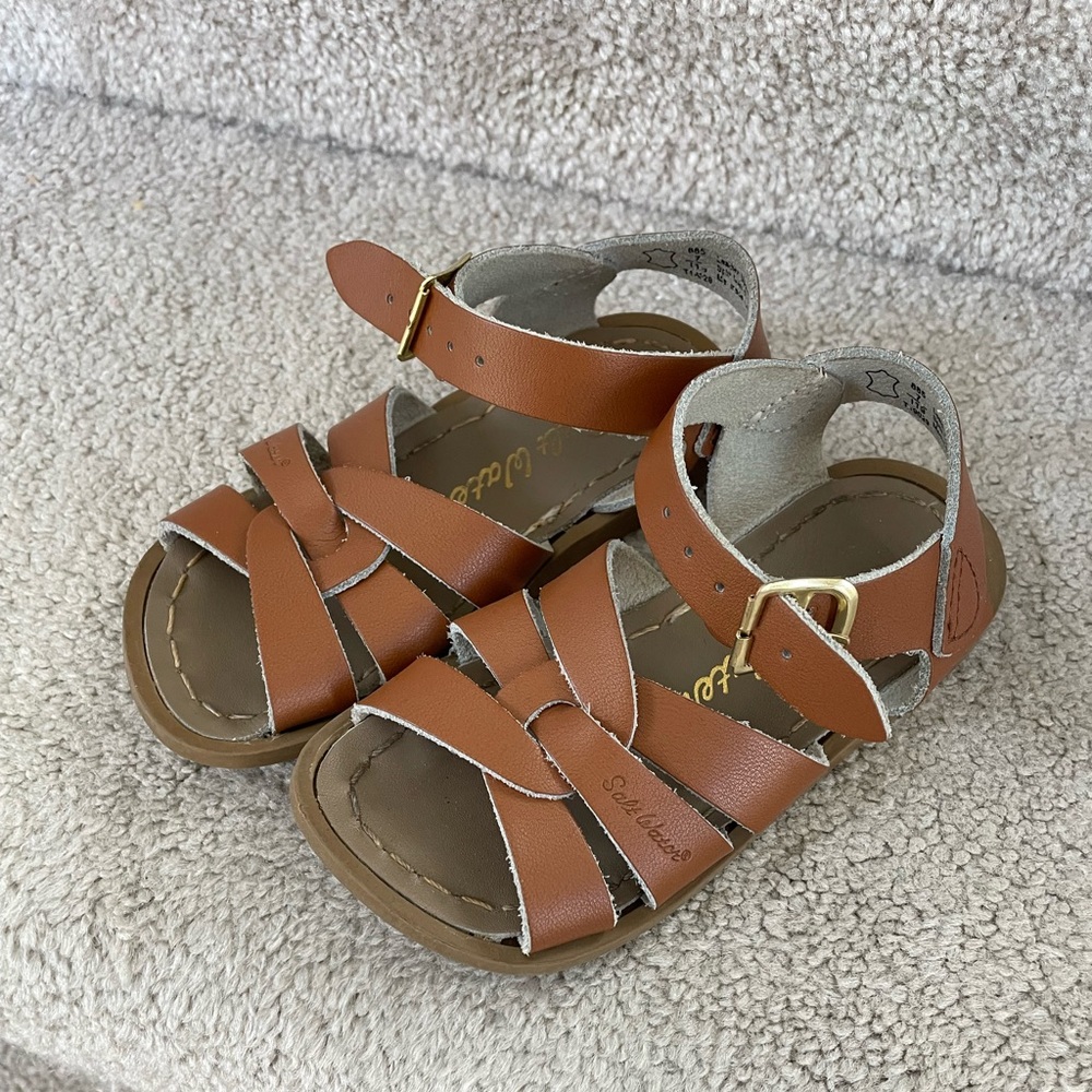 Baby / Toddler girl leather sandals, Salt Water size 7